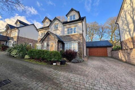 5 bedroom detached house for sale