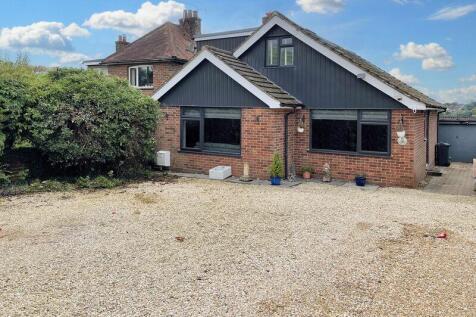 Totteridge Road, High Wycombe HP13 4 bed detached house for sale