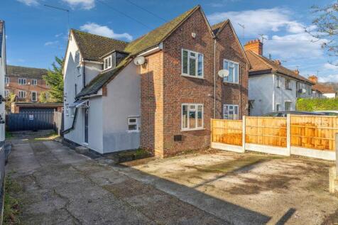 Bowerdean Road, High Wycombe HP13 3 bed semi