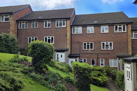 Amersham Hill, High Wycombe HP13 2 bed maisonette for sale