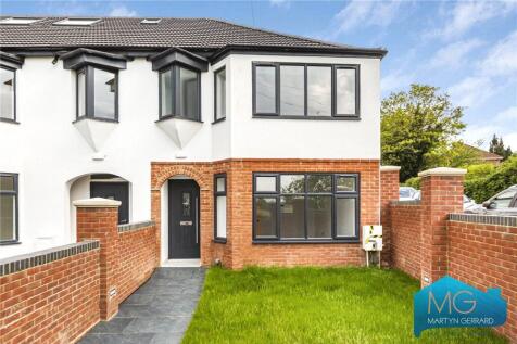 Barnet Road, Potters Bar... 3 bed end of terrace house for sale