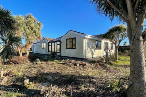 Chelford Close, Rhosneigr, Isle of... 3 bed bungalow for sale