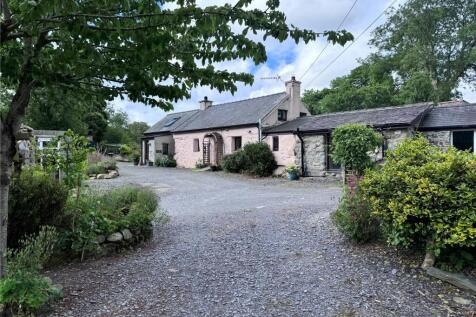 Clynnogfawr, Caernarfon, Gwynedd, LL54 4 bed detached house for sale