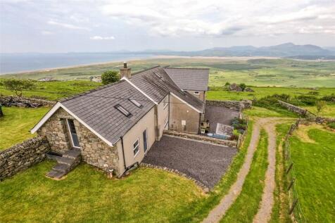 Harlech, Gwynedd, LL46 4 bed detached house for sale