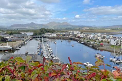 Roche Terrace, Porthmadog, Gwynedd, LL49 4 bed terraced house for sale