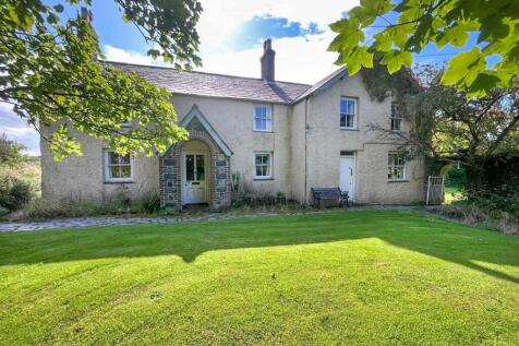 Caeathro, Caernarfon, Gwynedd, LL55 4 bed detached house for sale
