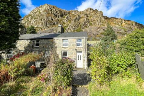 Geufron Terrace, Blaenau Ffestiniog... 2 bed end of terrace house for sale