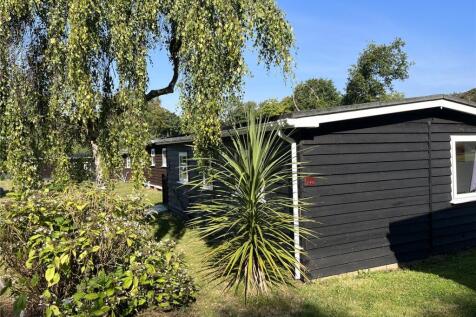 Caeathro, Caernarfon, Gwynedd, LL55 3 bed detached house for sale