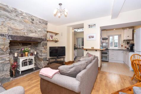High Street, Penygroes, Caernarfon... 3 bed terraced house for sale