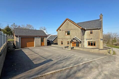 Llanllyfni, Caernarfon, Gwynedd, LL54 4 bed detached house for sale