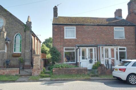 2 bedroom semi-detached house for sale