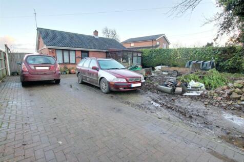 2 bedroom detached bungalow for sale