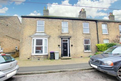 5 bedroom semi-detached house for sale