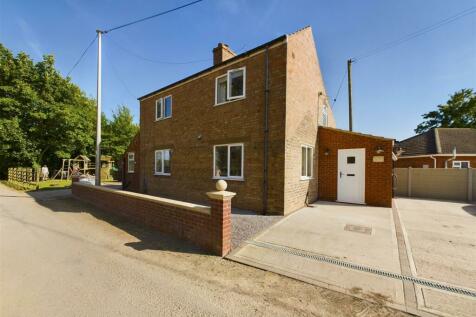 2 bedroom detached house for sale