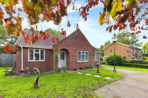 3 bedroom detached bungalow for sale