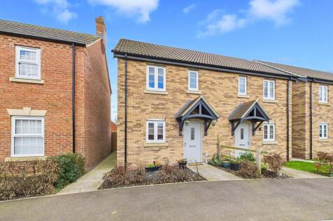 2 bedroom semi-detached house for sale