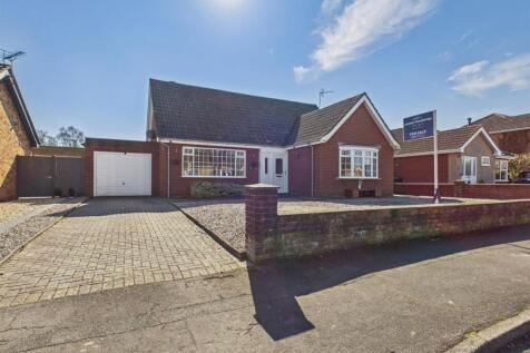 4 bedroom detached bungalow for sale