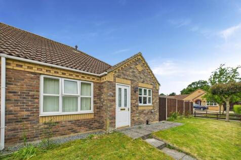 2 bedroom semi-detached bungalow for sale