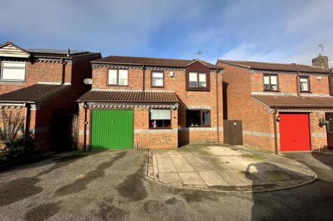 Farriers Way, Crowhill 4 bed detached house for sale