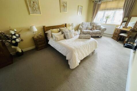 Birmingham Road, Ansley Village 4 bed character property for sale