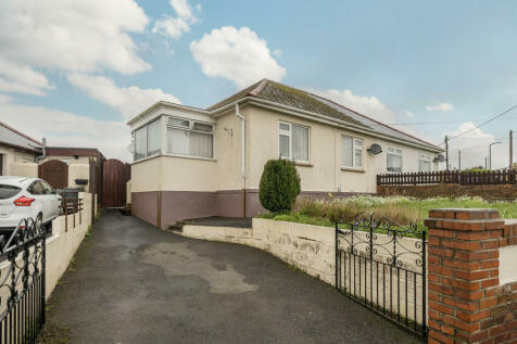 2 bedroom semi-detached bungalow for sale