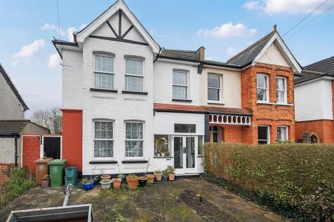 5 bedroom semi-detached house for sale