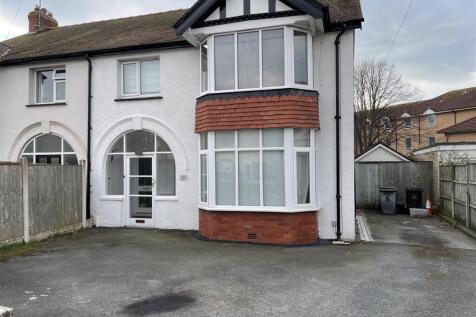 Colwyn Crescent, Rhos On Sea, Colwyn Bay 1 bed flat for sale