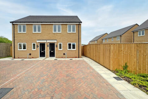 Liverton Gardens, Hartlepool, TS25 2 3 bed semi