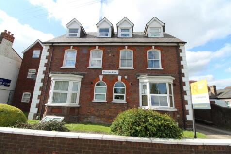 Westgate Court, Dunstable 2 bed flat for sale