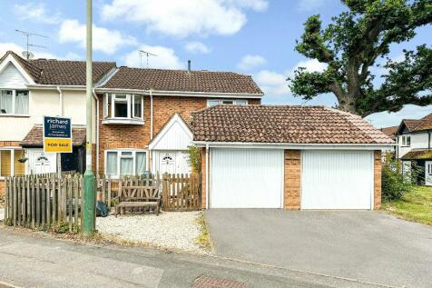 4 bedroom semi-detached house for sale