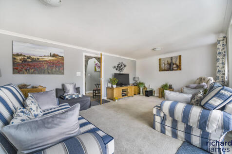 Bellver, Toothill, Swindon, SN5 3 bed detached house for sale