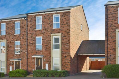 4 bedroom semi-detached house for sale