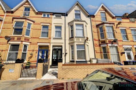 7 bedroom terraced house for sale