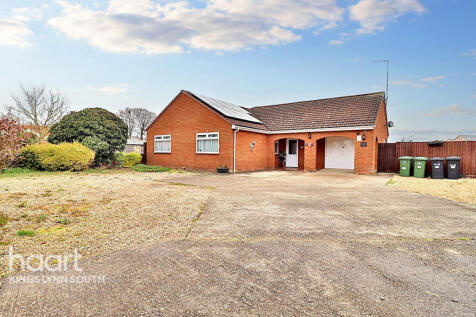 Station Road North, Walpole Cross Keys 4 bed detached bungalow for sale