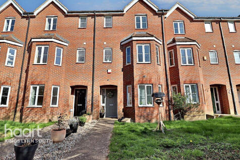 4 bedroom town house for sale