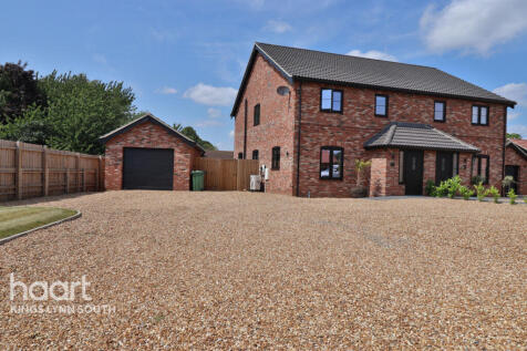 3 bedroom semi-detached house for sale