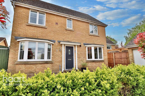 Mason Gardens, West Winch 4 bed detached house for sale