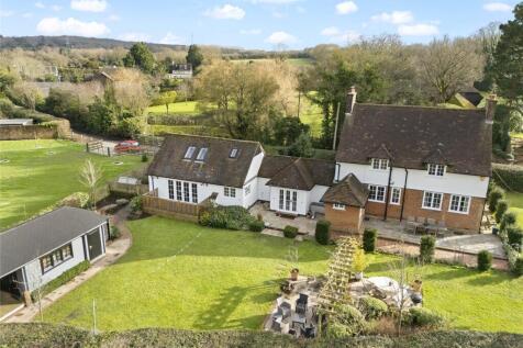 6 bedroom detached house for sale