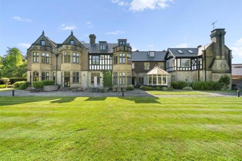 3 bedroom flat for sale