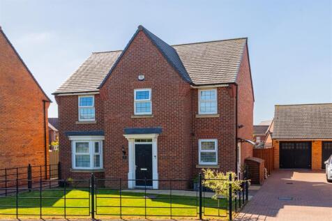 4 bedroom detached house for sale