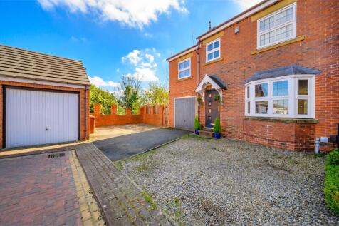 4 bedroom town house for sale
