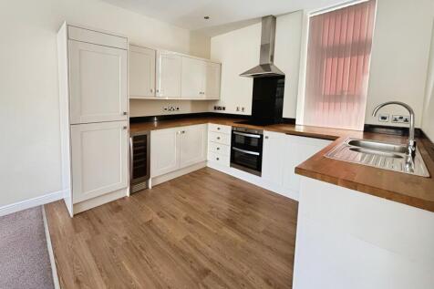 84 Peel Street, Morley, LS27 2 bed flat for sale