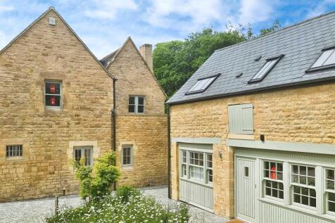 2 bedroom detached house for sale