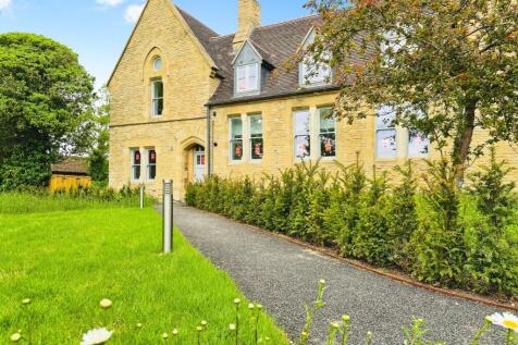 3 bedroom town house for sale