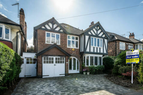 5 bedroom detached house for sale