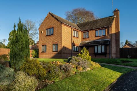 5 bedroom detached house for sale