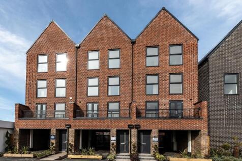 4 bedroom terraced house for sale