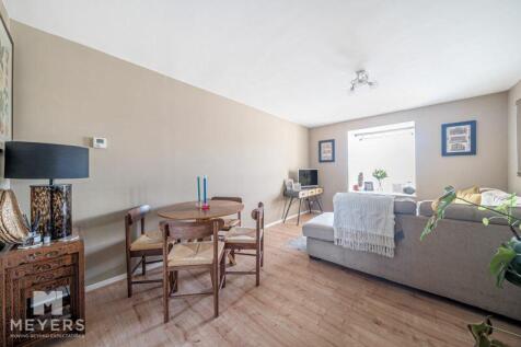 Littlefield, Sherborne, DT9 2 bed flat for sale