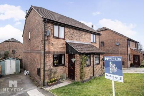 2 bedroom semi-detached house for sale