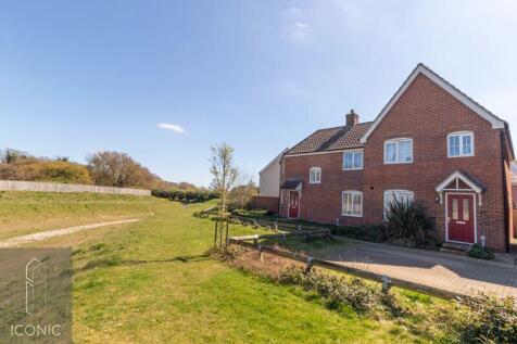 Colossus Way, The Hampdens... 3 bed semi